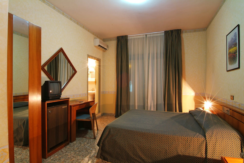 Hotel Ristorante La Campagnola カッシーノ エクステリア 写真