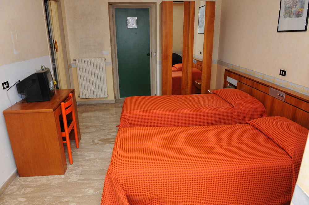 Hotel Ristorante La Campagnola カッシーノ エクステリア 写真