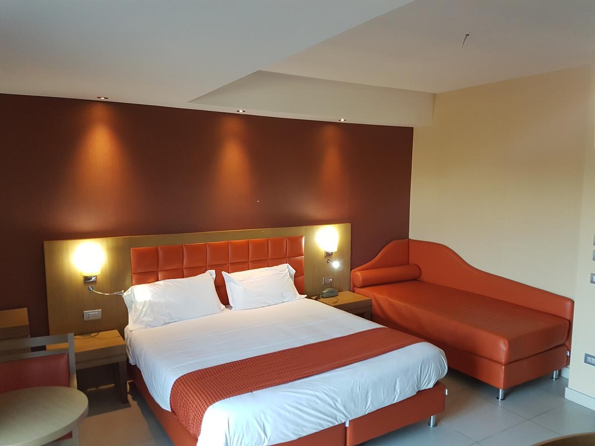 Hotel Ristorante La Campagnola カッシーノ エクステリア 写真