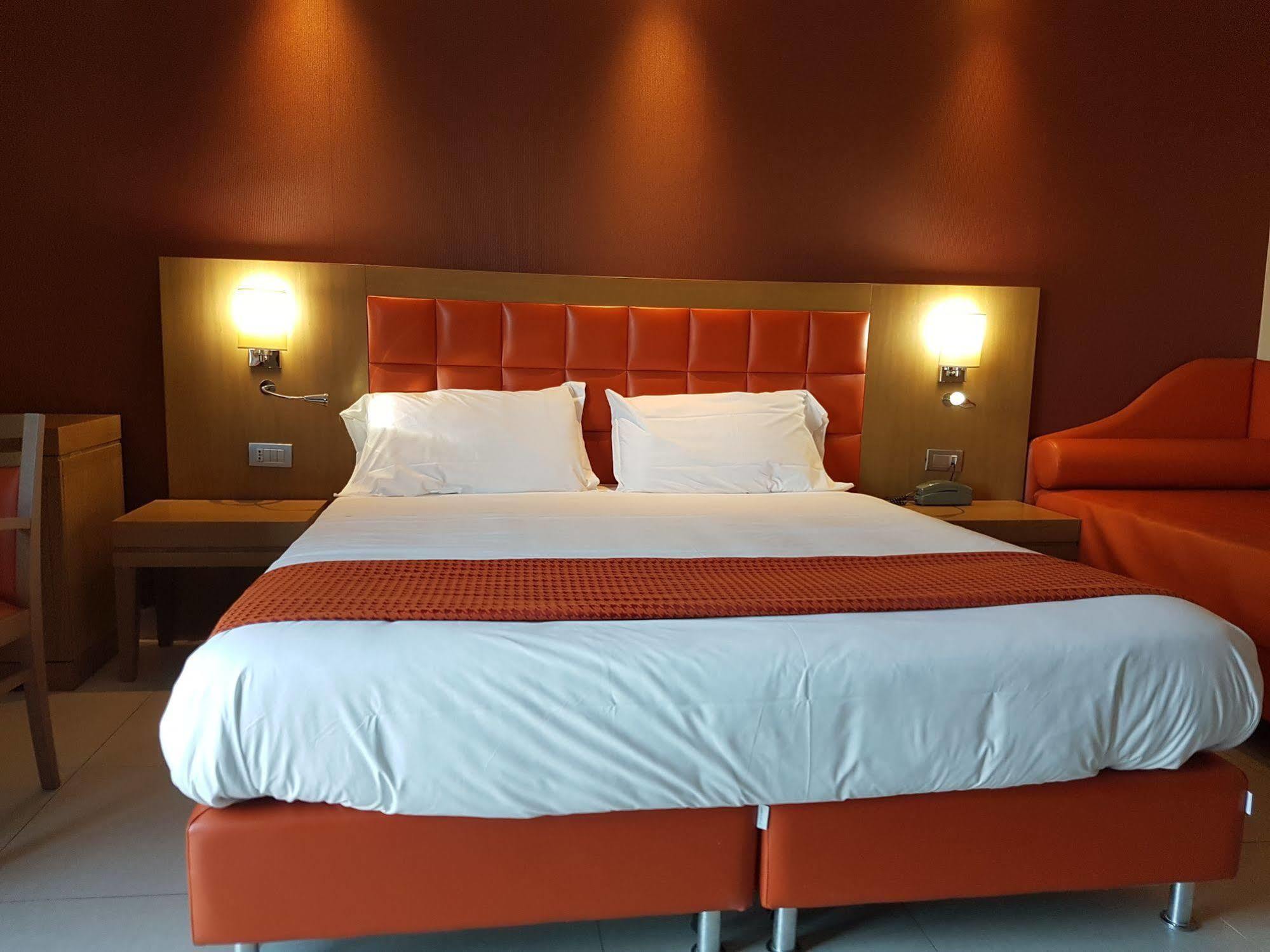 Hotel Ristorante La Campagnola カッシーノ エクステリア 写真